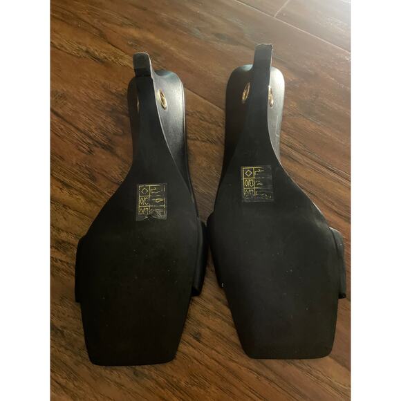 Anthropologie JEFFREY CAMPBELL Black Mule Sandal w Grommets Size 7.5 Slide Shoe - Picture 5 of 7